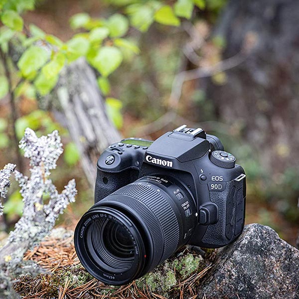 دوربین دیجیتال کانن مدل EOS 90D به همراه لنز 135-18 میلی متر IS USM