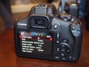 دوربین عکاسی کانن Canon EOS 2000D Body 4 دوربین عکاسی کانن Canon EOS 2000D Body